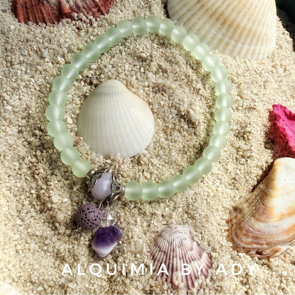 GEMSTONE Beaded Bracelet with light green aventurine and amethyst charms
